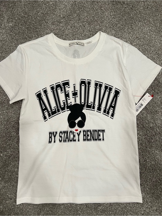 Alice + Olivia | Tops | Alice Olivia T Shirt Nwt | Poshmark